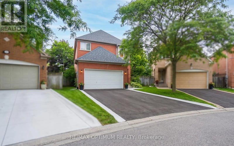 9 Inwood Place, Brampton (Sandringham-Wellington), Ontario, L6R1T2, Brampton (Sandringham-Wellington), Ontario — photo 1 of 5