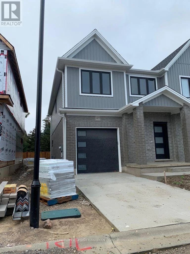 #43 1 Miller Drive, Lucan Biddulph (Lucan), Ontario, N0M2J0, Lucan Biddulph (Lucan), Ontario — photo 1 of 5