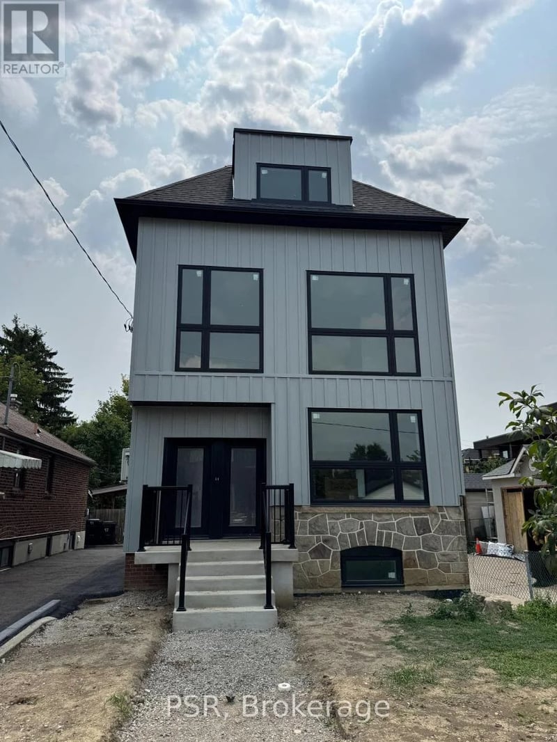 #Lower 99 Ypres Road, Toronto (Keelesdale-Eglinton West), Ontario, M6M3X2, Toronto (Keelesdale-Eglinton West), Ontario — photo 1 of 5