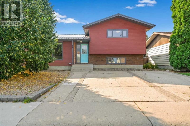 89 Stevenson Street Southeast, Medicine Hat, Alberta, T1B3H1, Medicine Hat, Alberta — photo 1 of 5