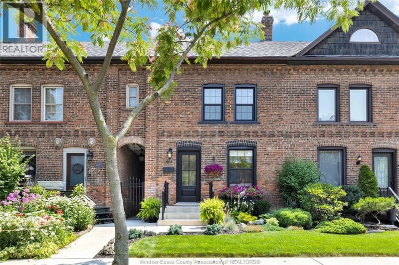 864 Monmouth, Windsor, Ontario, N8Y3L4, Windsor, Ontario — photo 1 of 5