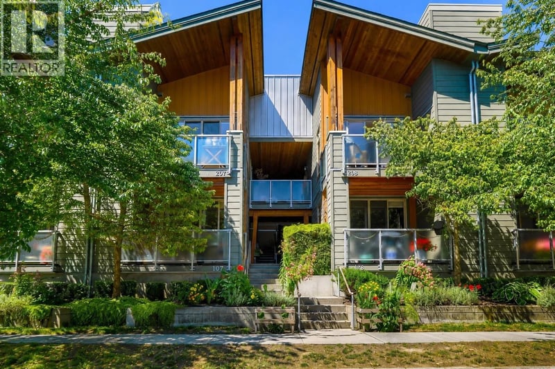 #107 40147 GOVERNMENT Road, Squamish, British Columbia, V8B0R6, Squamish, British Columbia — photo 1 of 5
