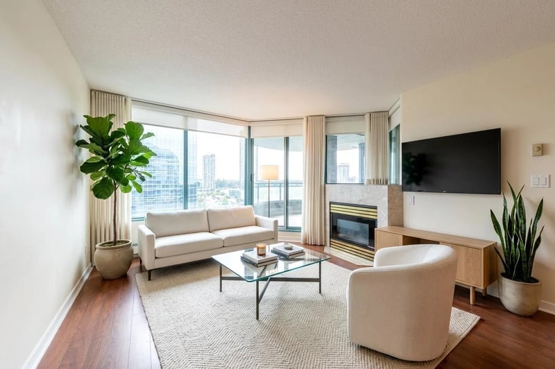 #1608 13383 108 Avenue, Surrey, British Columbia, V3T5T6, Surrey, British Columbia — photo 1 of 5