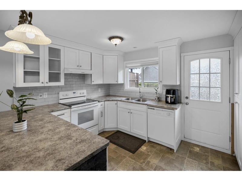 #A 46538 ROLINDE Crescent, Chilliwack, British Columbia, V2P6X5, Chilliwack, British Columbia — photo 1 of 5