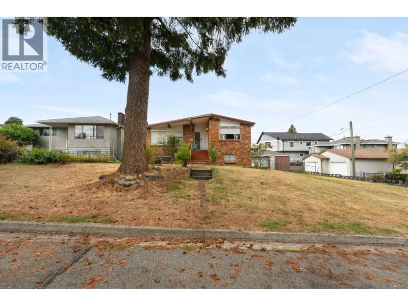 4561 MANOR Street, Vancouver, British Columbia, V5R3X4, Vancouver, British Columbia — photo 1 of 5