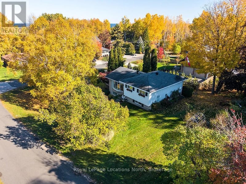 15 Wellington Street South, Blue Mountains, Ontario, N0H2P0, Blue Mountains, Ontario — photo 1 of 5