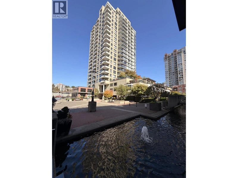 1 RENAISSANCE Square, New Westminster, British Columbia, V3M0B6, New Westminster, British Columbia — photo 1 of 5