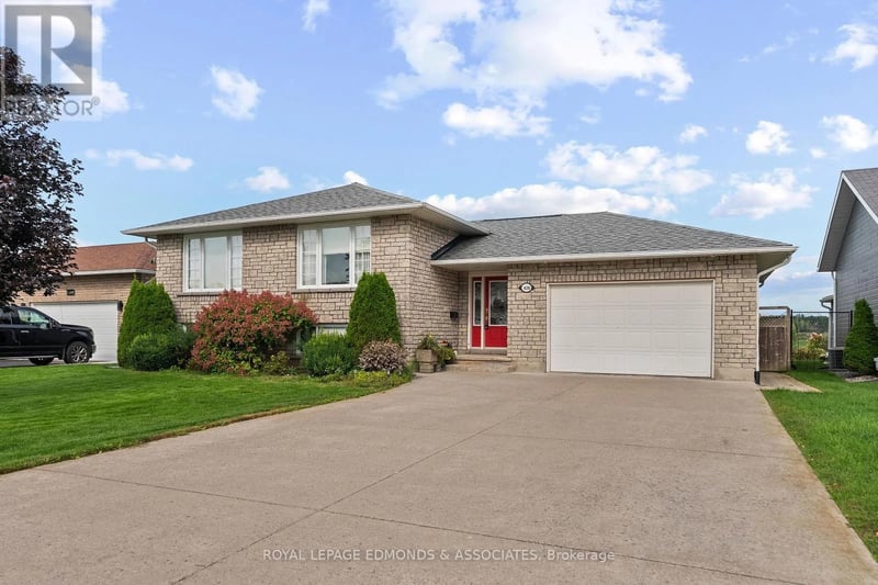 626 Moss Drive, Pembroke, Ontario, K8A8R7, Pembroke, Ontario — photo 1 of 5