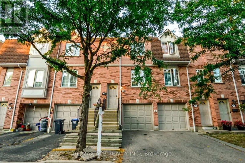 #22 1525 South Parade Court, Mississauga (East Credit), Ontario, L5M6E9, Mississauga (East Credit), Ontario — photo 1 of 5