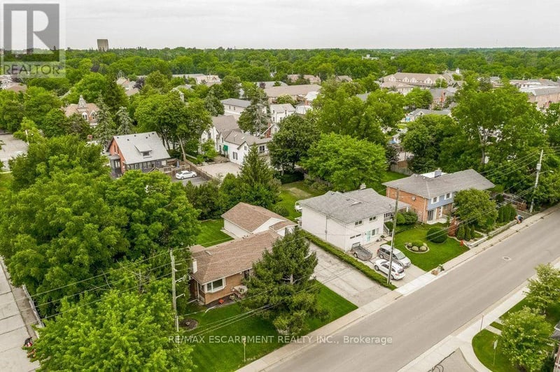 56 Barton Street, Hamilton (Waterdown), Ontario, L0R2H0, Hamilton (Waterdown), Ontario — photo 1 of 5