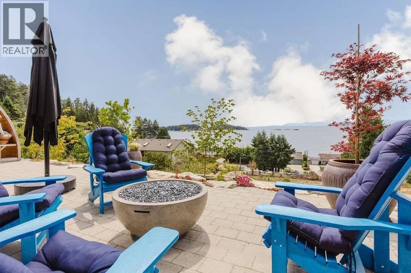 6889 ISLAND VIEW Road, Sechelt, British Columbia, V7Z0T2, Sechelt, British Columbia — photo 1 of 5