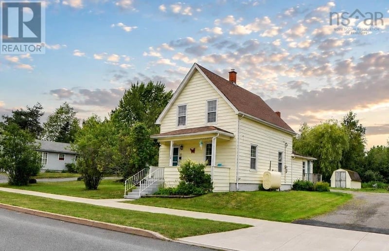 38 St. Bernard Street, Stellarton, Nova Scotia, B0K1S0, Stellarton, Nova Scotia — photo 1 of 5