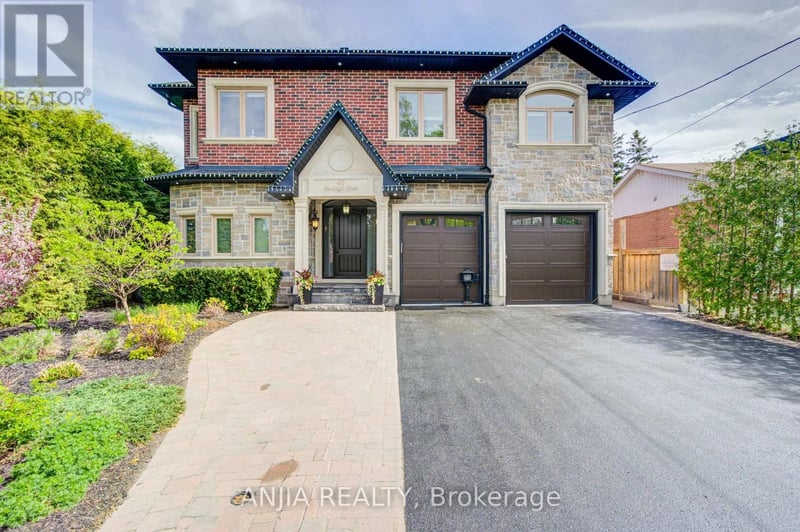 452 Fernleigh Circle South, Richmond Hill (Crosby), Ontario, L4C1E6, Richmond Hill (Crosby), Ontario — photo 1 of 5