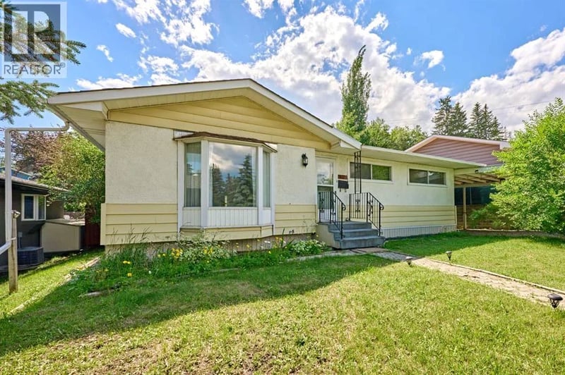 627 94 Avenue Southwest, Calgary, Alberta, T2V0X8, Calgary, Alberta — photo 1 of 5