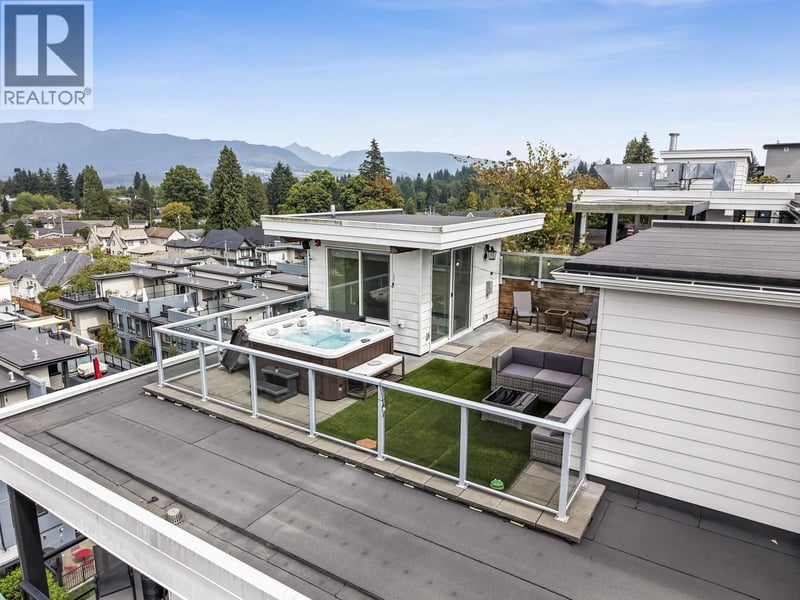 #611 707 COMO LAKE Avenue, Coquitlam, British Columbia, V3J0J5, Coquitlam, British Columbia — photo 1 of 5