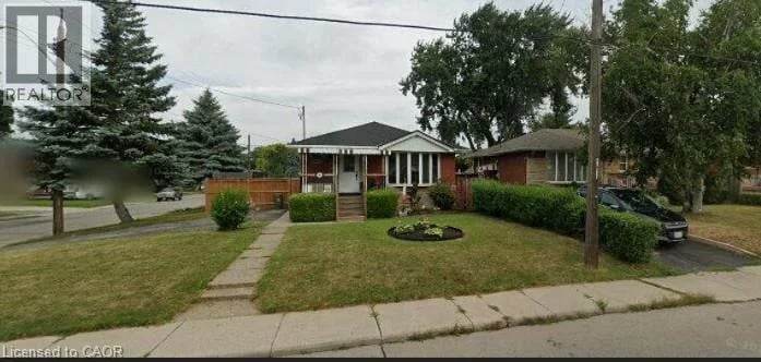 144 RENDELL Boulevard, Hamilton, Ontario, L8T3P6, Hamilton, Ontario — photo 1 of 5