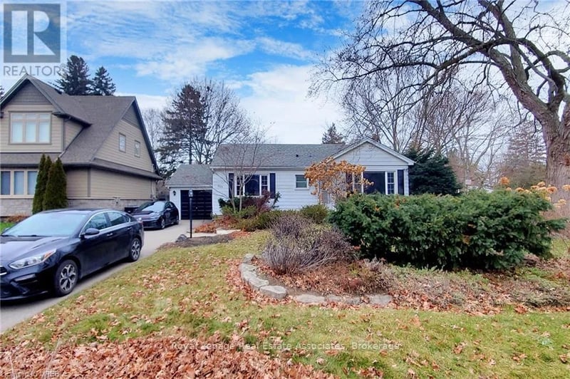 #Basement 925 Kingsway Drive, Burlington (LaSalle), Ontario, L7T3J1, Burlington (LaSalle), Ontario — photo 1 of 5