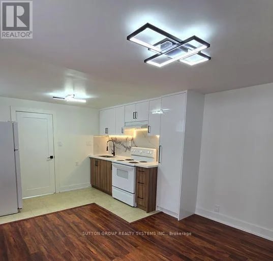 #1 2886 Lake Shore Boulevard West, Toronto (New Toronto), Ontario, M8V1J1, Toronto (New Toronto), Ontario — photo 1 of 5