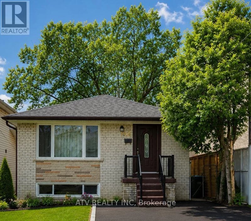 1064 Eastmount Avenue East, Mississauga (Lakeview), Ontario, L5E1Z3, Mississauga (Lakeview), Ontario — photo 1 of 5