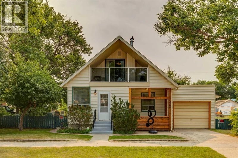 2209 22 Street, Nanton, Alberta, T0L1R0, Nanton, Alberta — photo 1 of 5