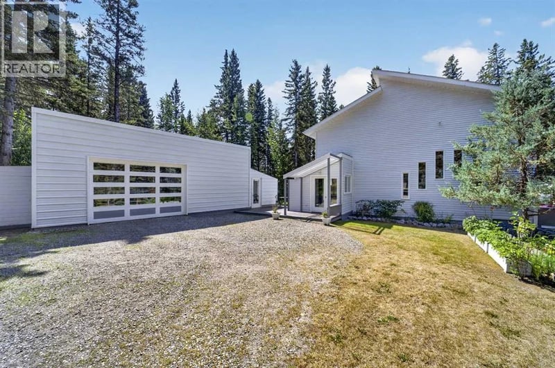 32579 Range Road 52, Rural Mountain View County, Alberta, T0M1X0, Rural Mountain View County, Alberta — photo 1 of 5
