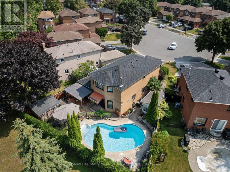 11 Bowers Court, Ajax (Central West), Ontario, L1T2L6, Ajax (Central West), Ontario — photo 1 of 5