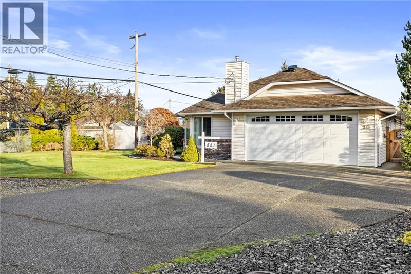 521 Birch Avenue, Qualicum Beach, British Columbia, V9K1K4, Qualicum Beach, British Columbia — photo 1 of 5
