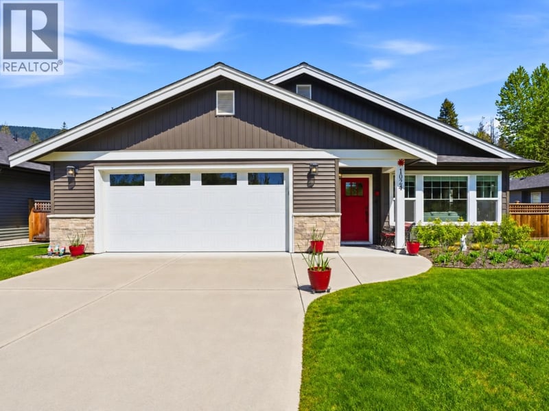 1024 CELIA Crescent, Gibsons, British Columbia, V0N1V7, Gibsons, British Columbia — photo 1 of 5