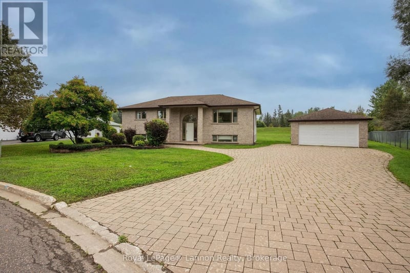 2196 Falconcrest Drive, Thunder Bay (Riverdale Road), Ontario, P7J1H5, Thunder Bay (Riverdale Road), Ontario — photo 1 of 5