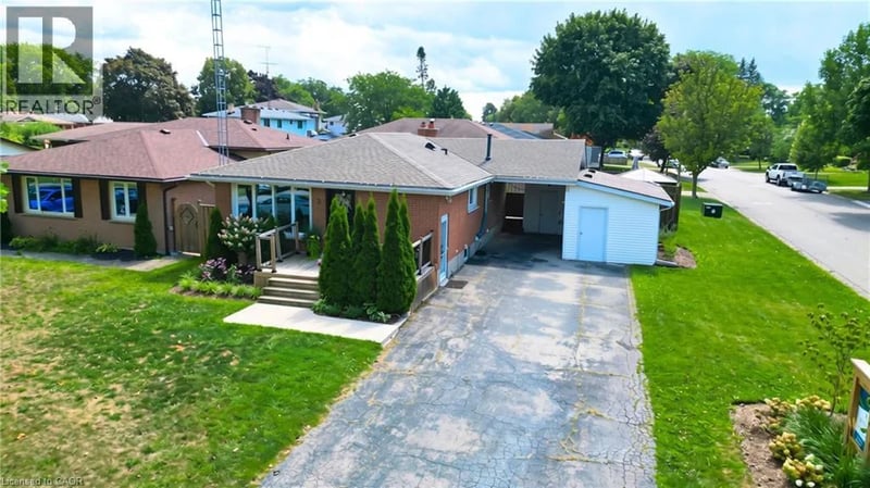 2 ALLANTON Boulevard, Brantford, Ontario, N3R3B9, Brantford, Ontario — photo 1 of 5