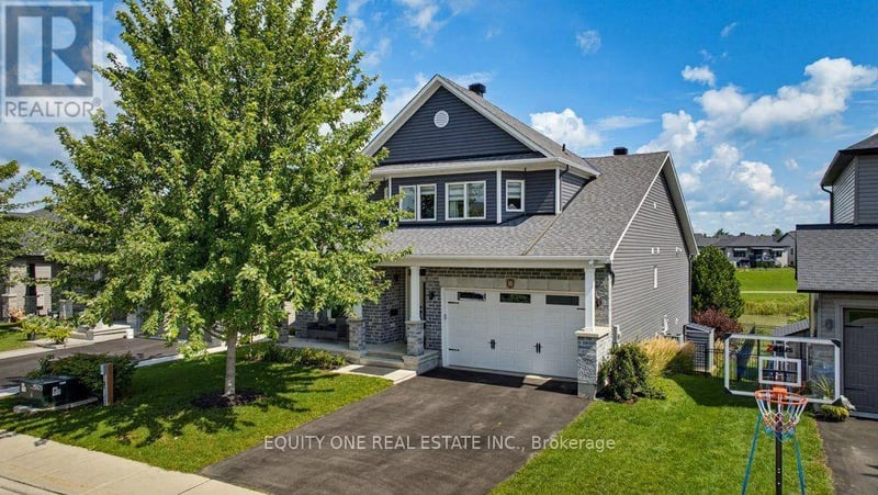 808 Cologne Street, Russell, Ontario, K0A1W0, Russell, Ontario — photo 1 of 5