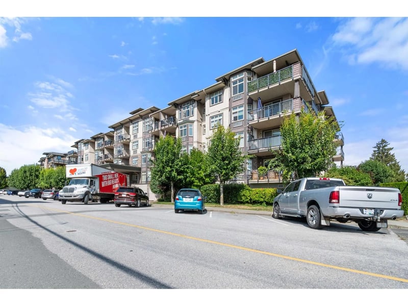 #401 45893 CHESTERFIELD Avenue, Chilliwack, British Columbia, V2P1M5, Chilliwack, British Columbia — photo 1 of 5