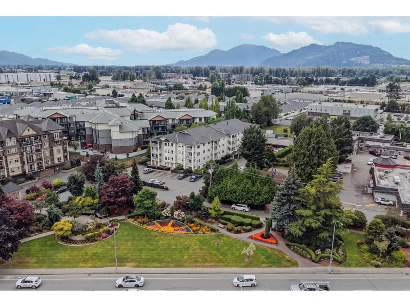 #408 8537 YOUNG Road, Chilliwack, British Columbia, V2P4P2, Chilliwack, British Columbia — photo 1 of 5