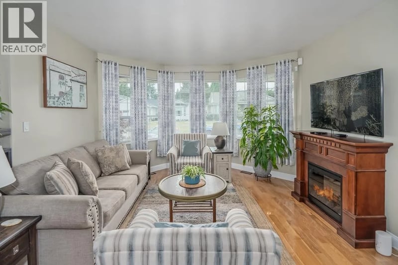 22987 123B Avenue, Maple Ridge, British Columbia, V2X0C4, Maple Ridge, British Columbia — photo 1 of 5