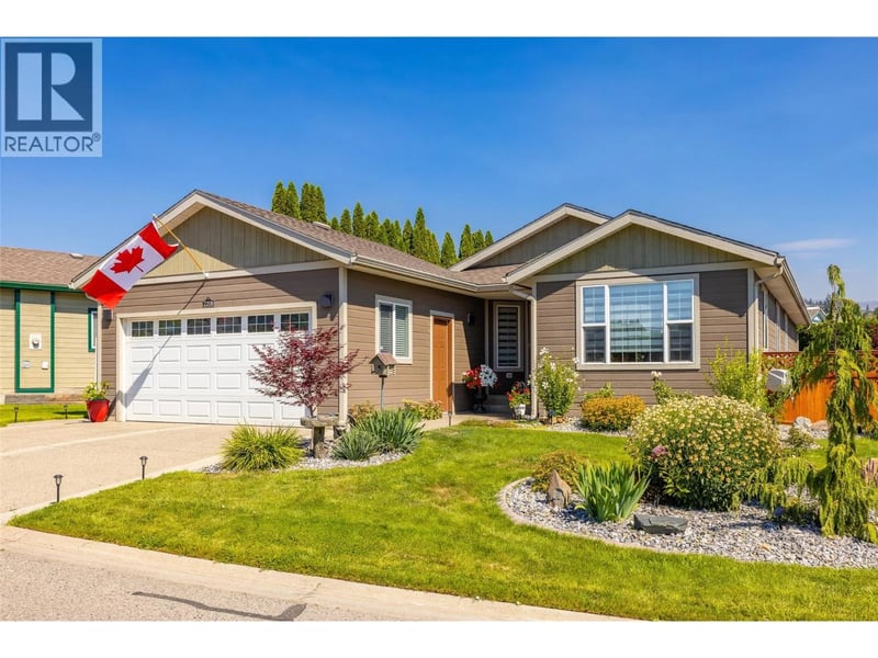 2208 Mimosa Drive, West Kelowna, British Columbia, V4T3A5, West Kelowna, British Columbia — photo 1 of 5
