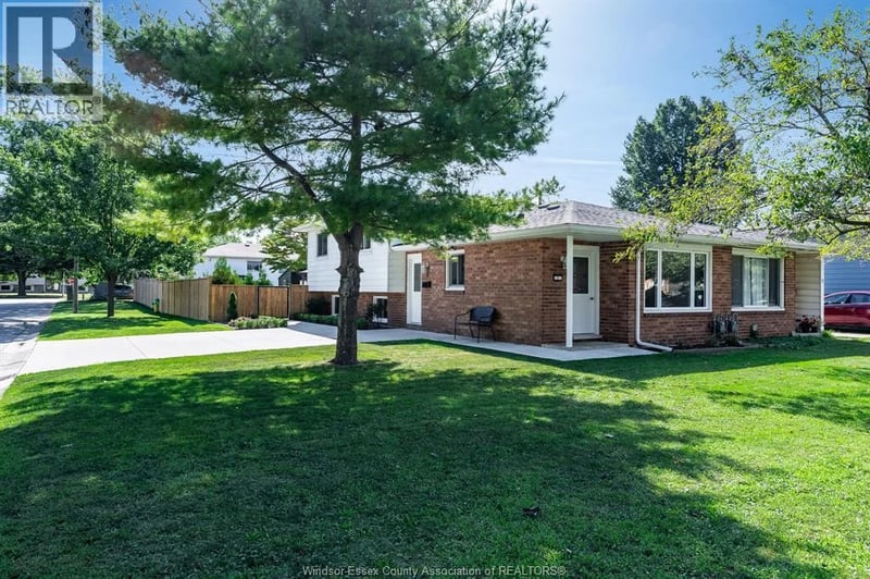 6 MARLENE Crescent, Leamington, Ontario, N8H4J7, Leamington, Ontario — photo 1 of 5