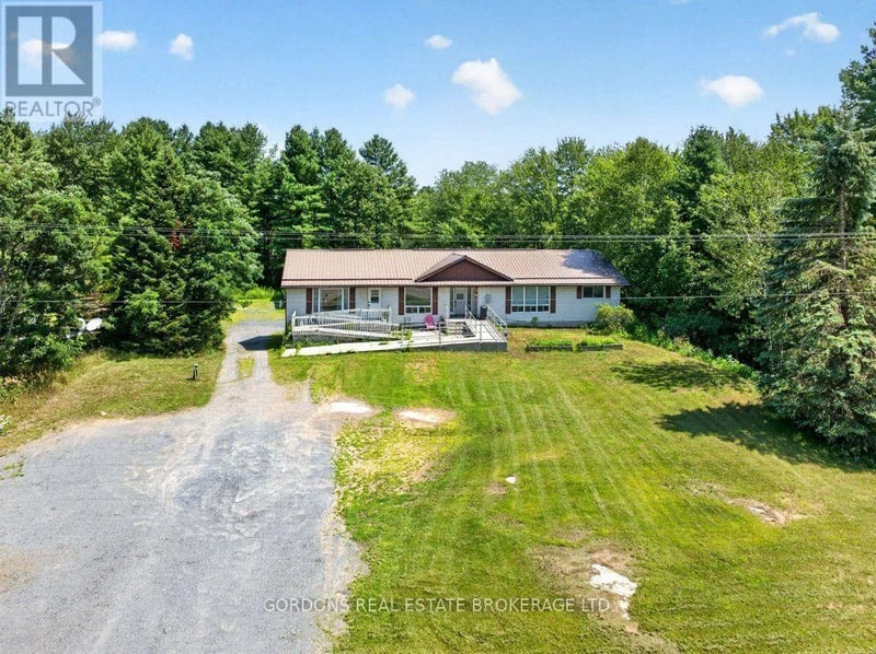 11703 Highway 41, Addington Highlands (Addington Highlands), Ontario, K0H1Z0, Addington Highlands (Addington Highlands), Ontario — photo 1 of 5