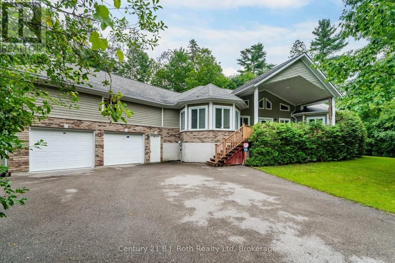 11 Rue Karola Road, Tiny, Ontario, L0L2J0, Tiny, Ontario — photo 1 of 5
