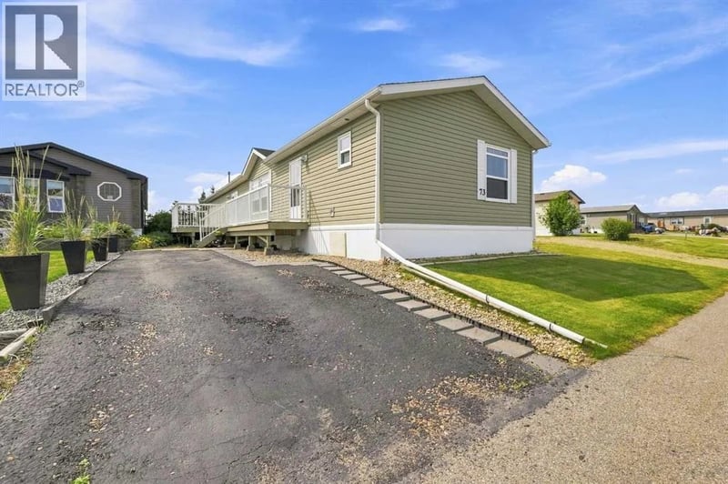 15 Mackenzie Ranch Way, Lacombe, Alberta, T4L0B4, Lacombe, Alberta — photo 1 of 5