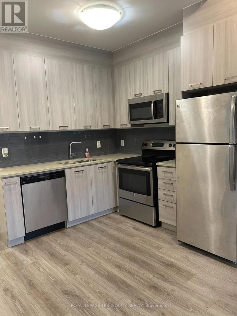 #308 150 Main Street West, Hamilton (Hamilton Beach), Ontario, L8P1H8, Hamilton (Hamilton Beach), Ontario — photo 1 of 5