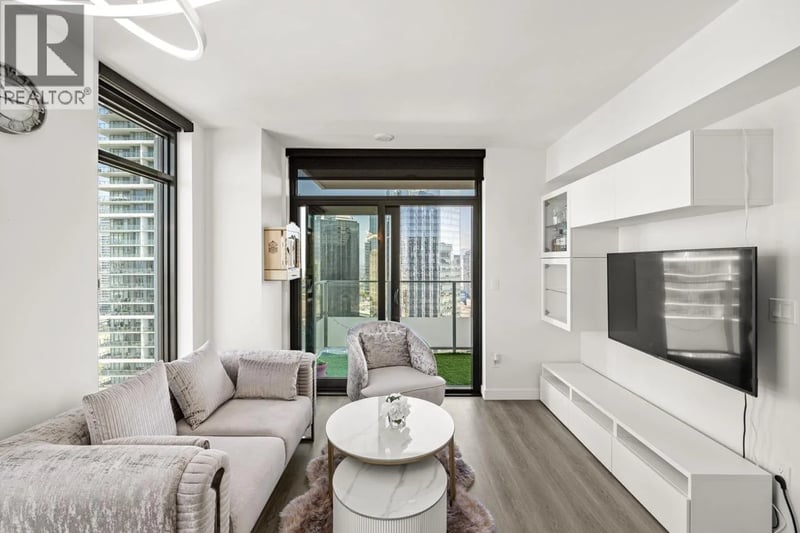 #2404 6608 SUSSEX Avenue, Burnaby, British Columbia, V5H0M3, Burnaby, British Columbia — photo 1 of 5