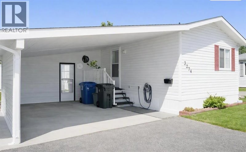 3224 29 Street South, Lethbridge, Alberta, T1K7J9, Lethbridge, Alberta — photo 1 of 5