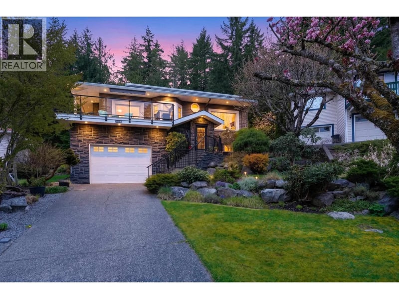 1014 LANARK Place, Squamish, British Columbia, V0N1T0, Squamish, British Columbia — photo 1 of 5