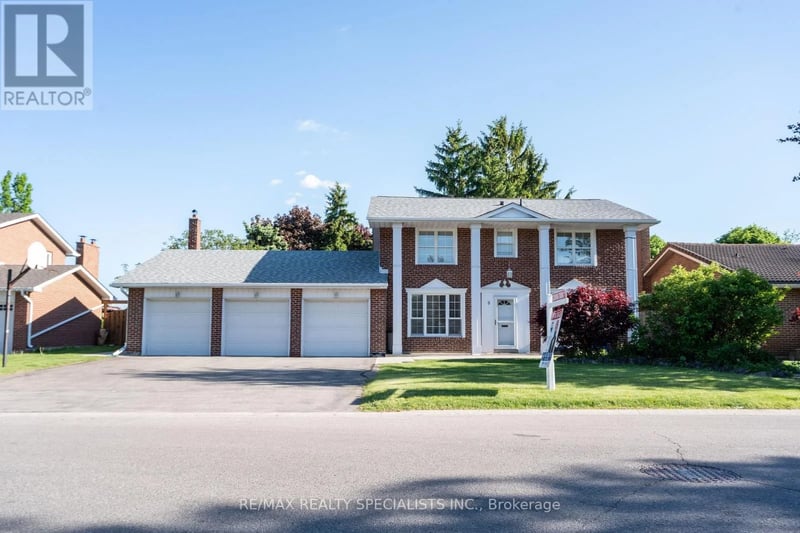 8 River View Drive, Brampton (Brampton East), Ontario, L6W2E5, Brampton (Brampton East), Ontario — photo 1 of 5