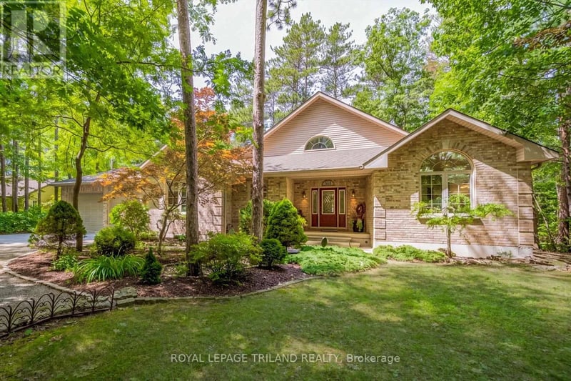 9958 Riverview Road, Lambton Shores (Grand Bend), Ontario, N0M1T0, Lambton Shores (Grand Bend), Ontario — photo 1 of 5