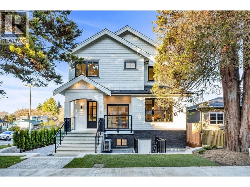 2153 20TH Avenue, Vancouver, British Columbia, V5N2L5, Vancouver, British Columbia — photo 1 of 5