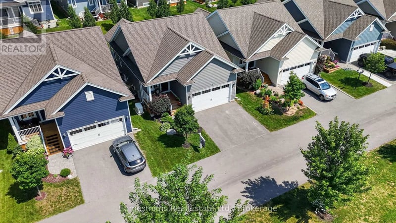 #21 5 Irons Avenue, Selwyn, Ontario, K0L2H0, Selwyn, Ontario — photo 1 of 5