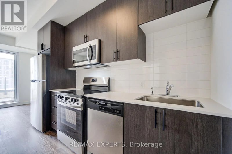 #412 2475 Old Bronte Road, Oakville (WM Westmount), Ontario, L6M5S7, Oakville (WM Westmount), Ontario — photo 1 of 5