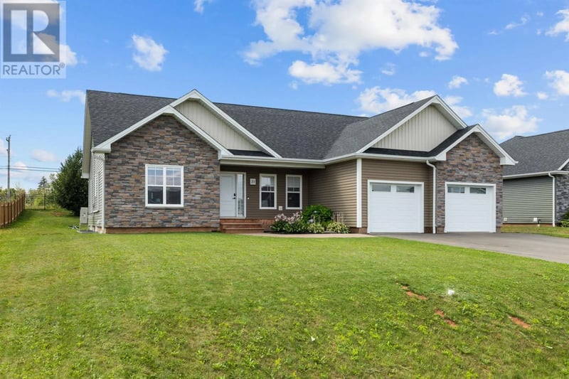 31 Lantern Crescent, Cornwall, Prince Edward Island, C0A1H8, Cornwall, Prince Edward Island — photo 1 of 5