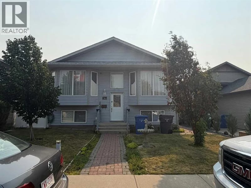 361 Somerset Row Southeast, Medicine Hat, Alberta, T1B0H2, Medicine Hat, Alberta — photo 1 of 5